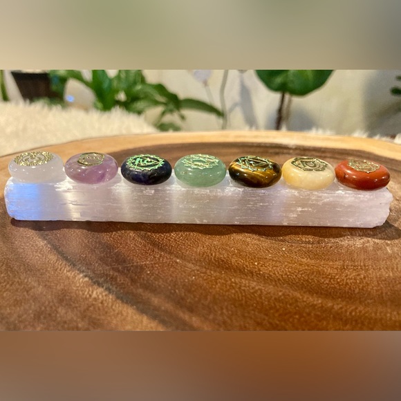 Chakra Balancing Selenite Wand - Picture 5 of 9